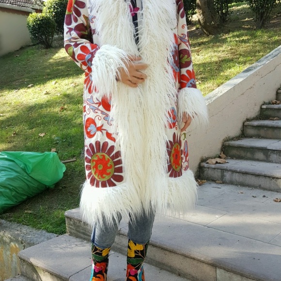 Suzani Embroidered Shearling Lined Coat - Picture 3 of 4